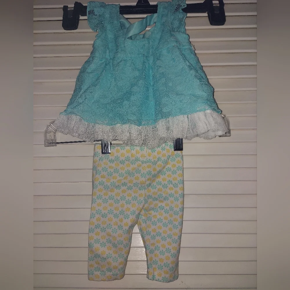 🎁 10/$25-Teal lacey outfit with flower accents,  0- 3 months